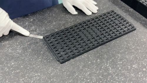 Vai trò của các khay JEDEC chính xác cao trong các đường dây tự động